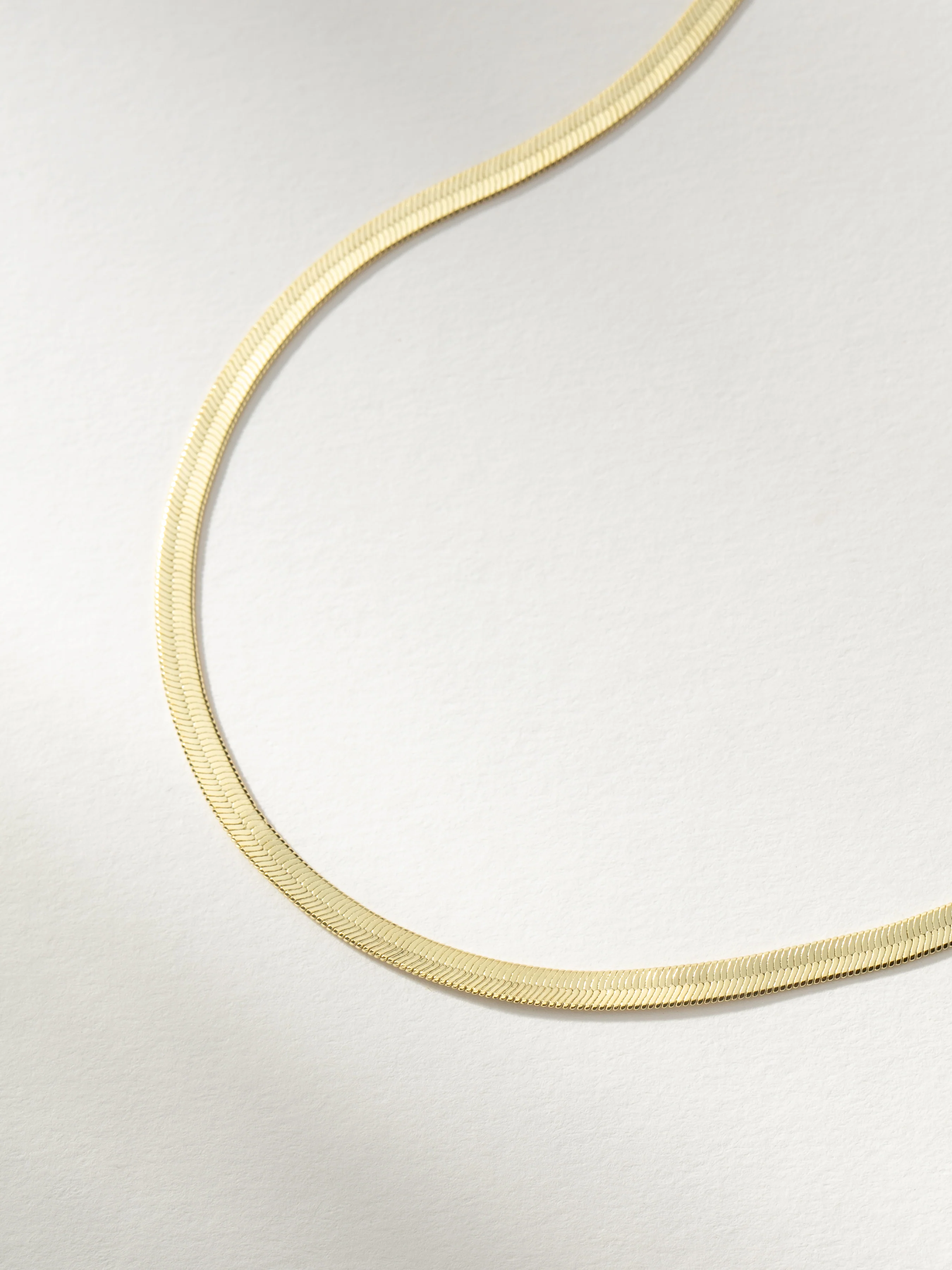 Bossy Herringbone Chain Necklace - Image 4