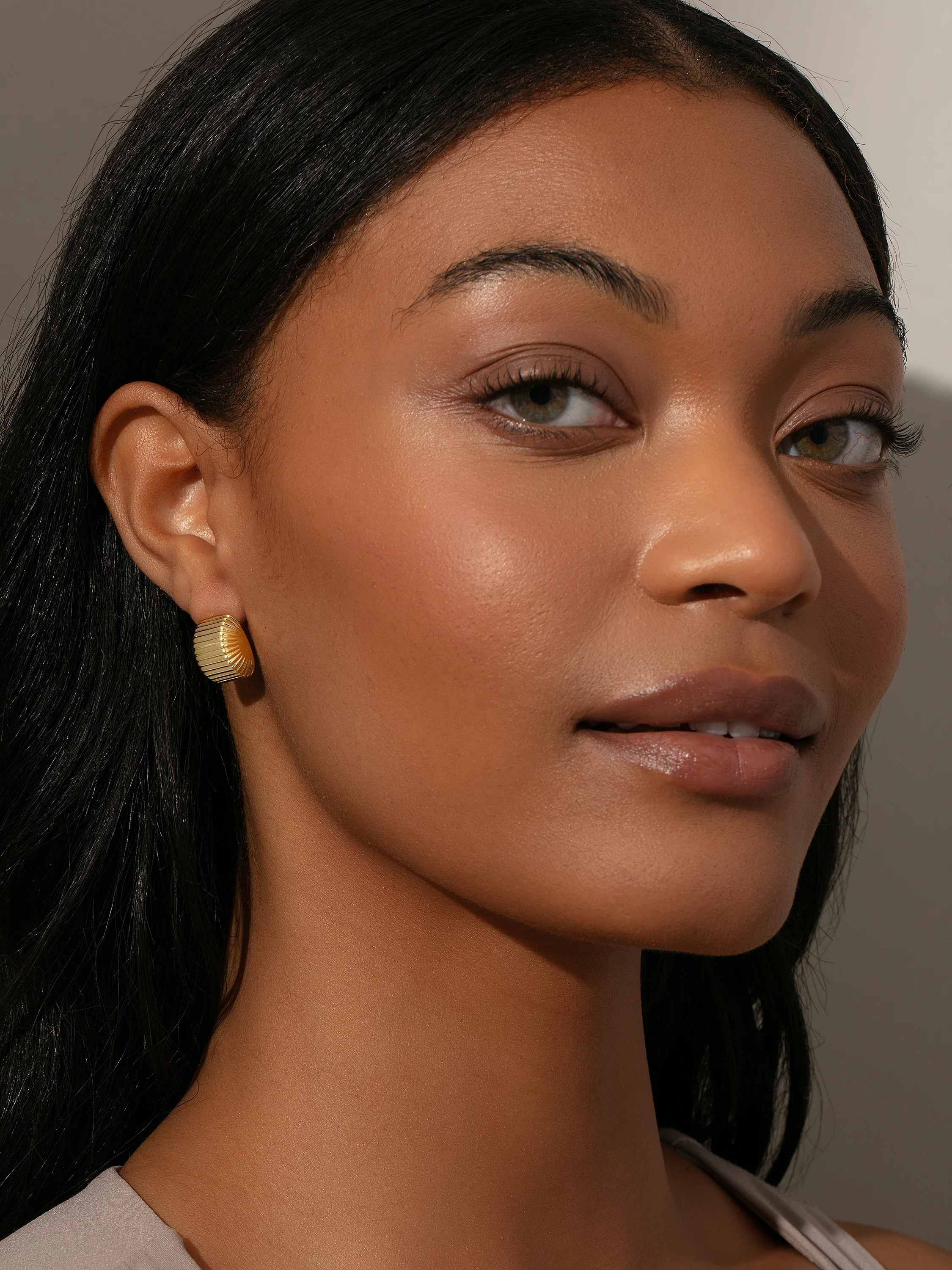 Chunky Ribbed Earrings - Image 2