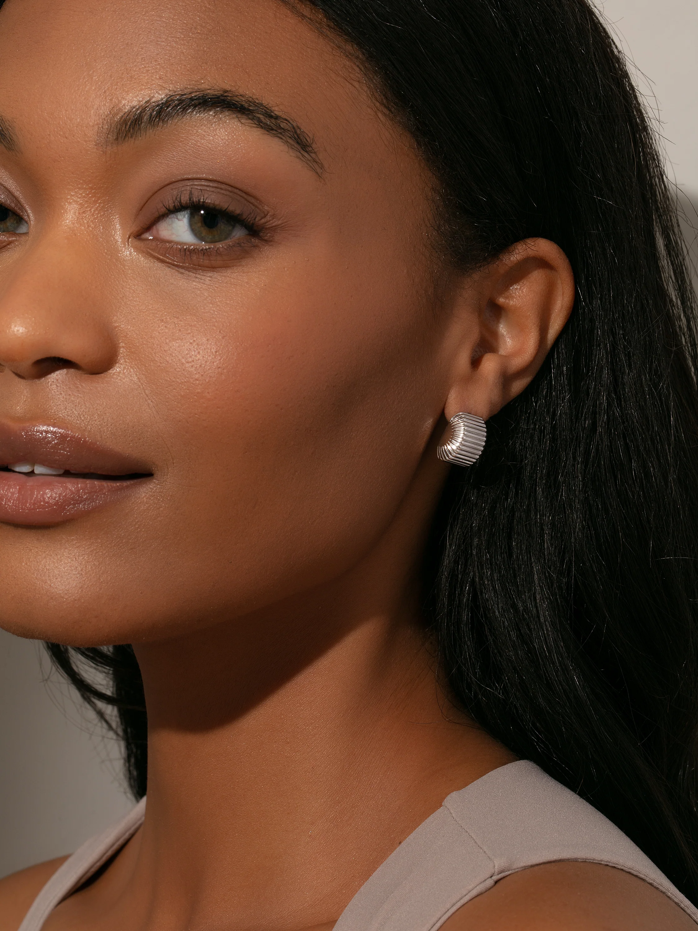 Chunky Ribbed Earrings - Image 5
