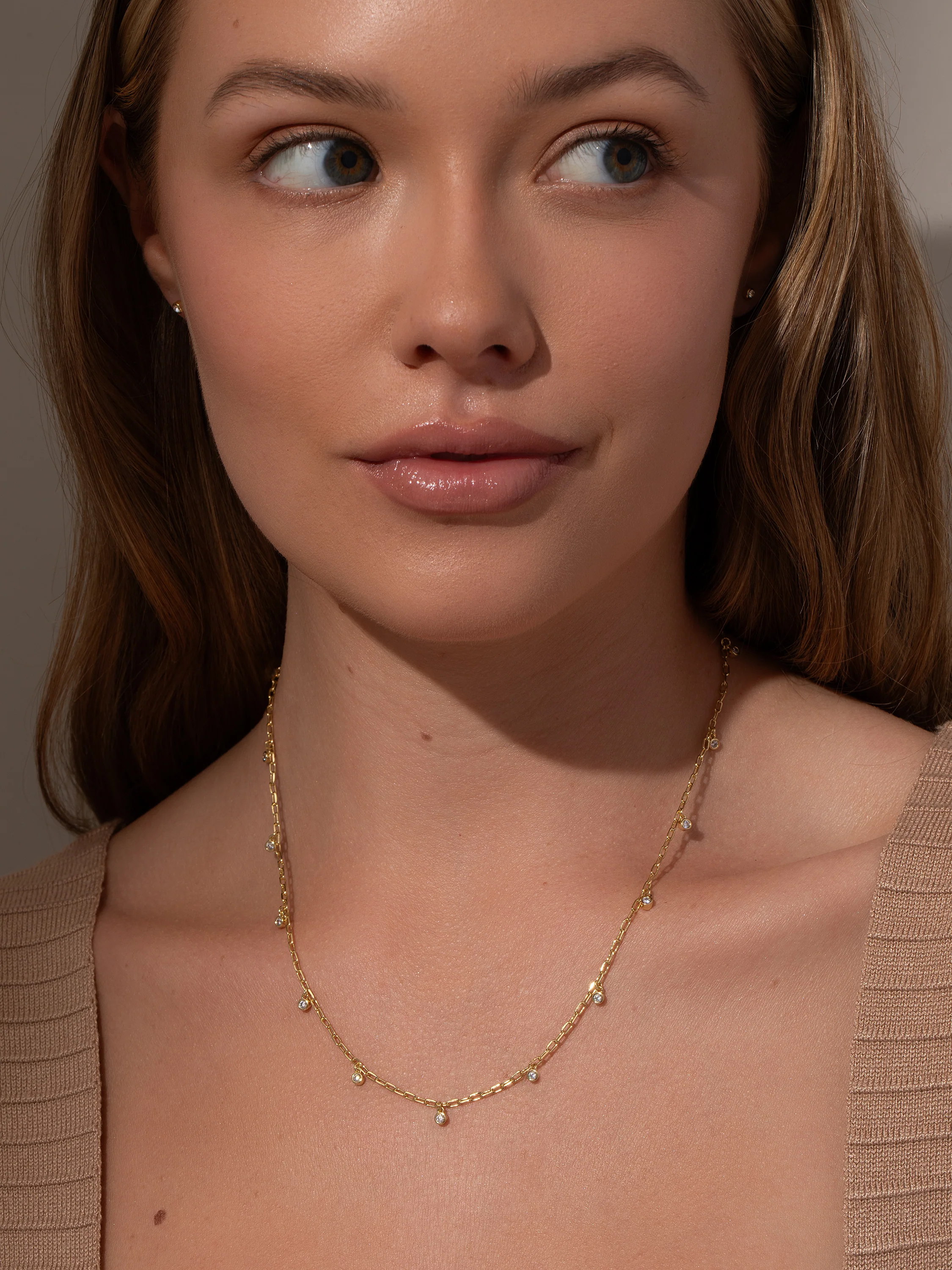 Glimmer Chain Necklace - Image 2
