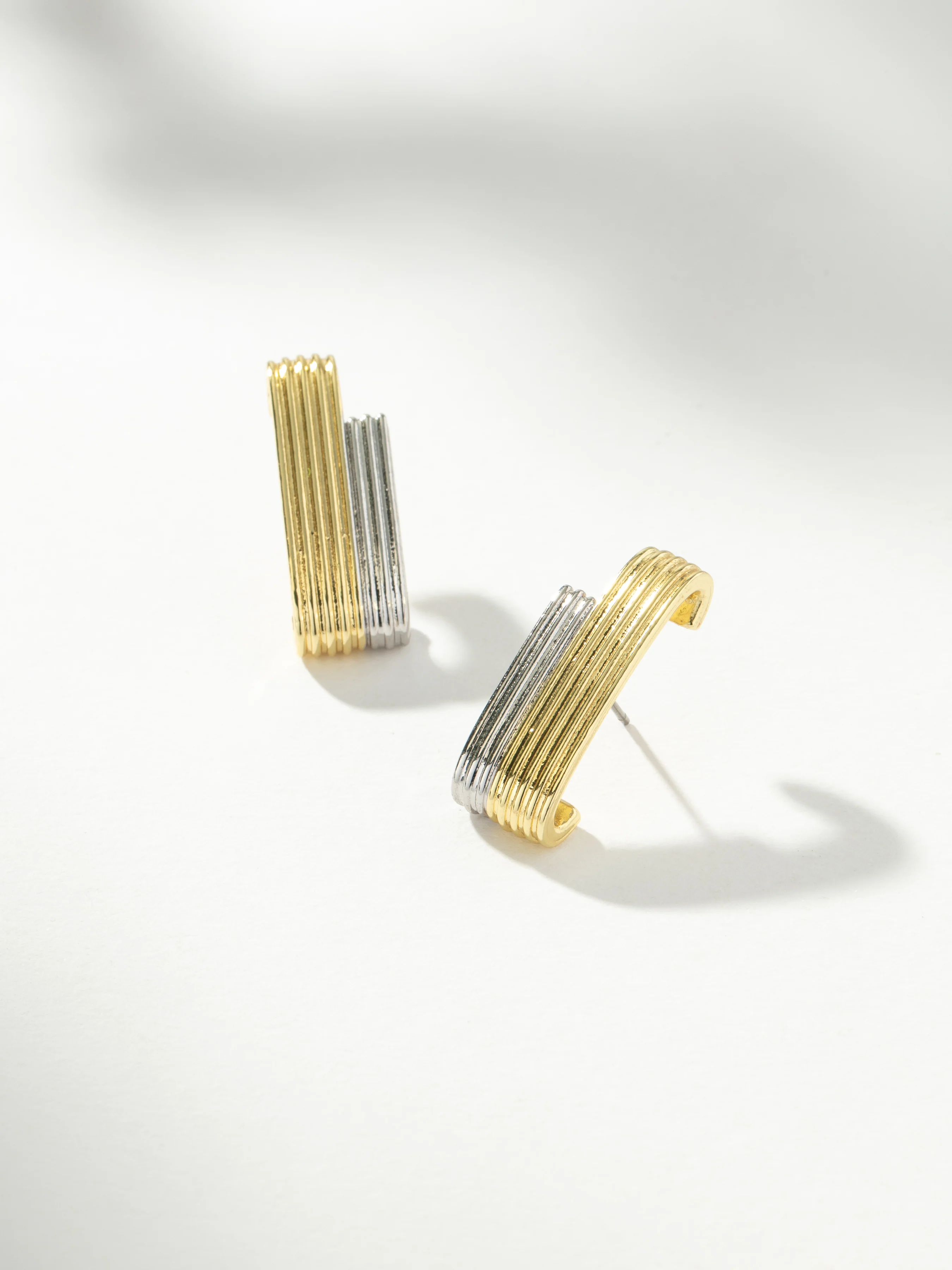 Mixed Metal Ribbed Ear Climber - Image 2