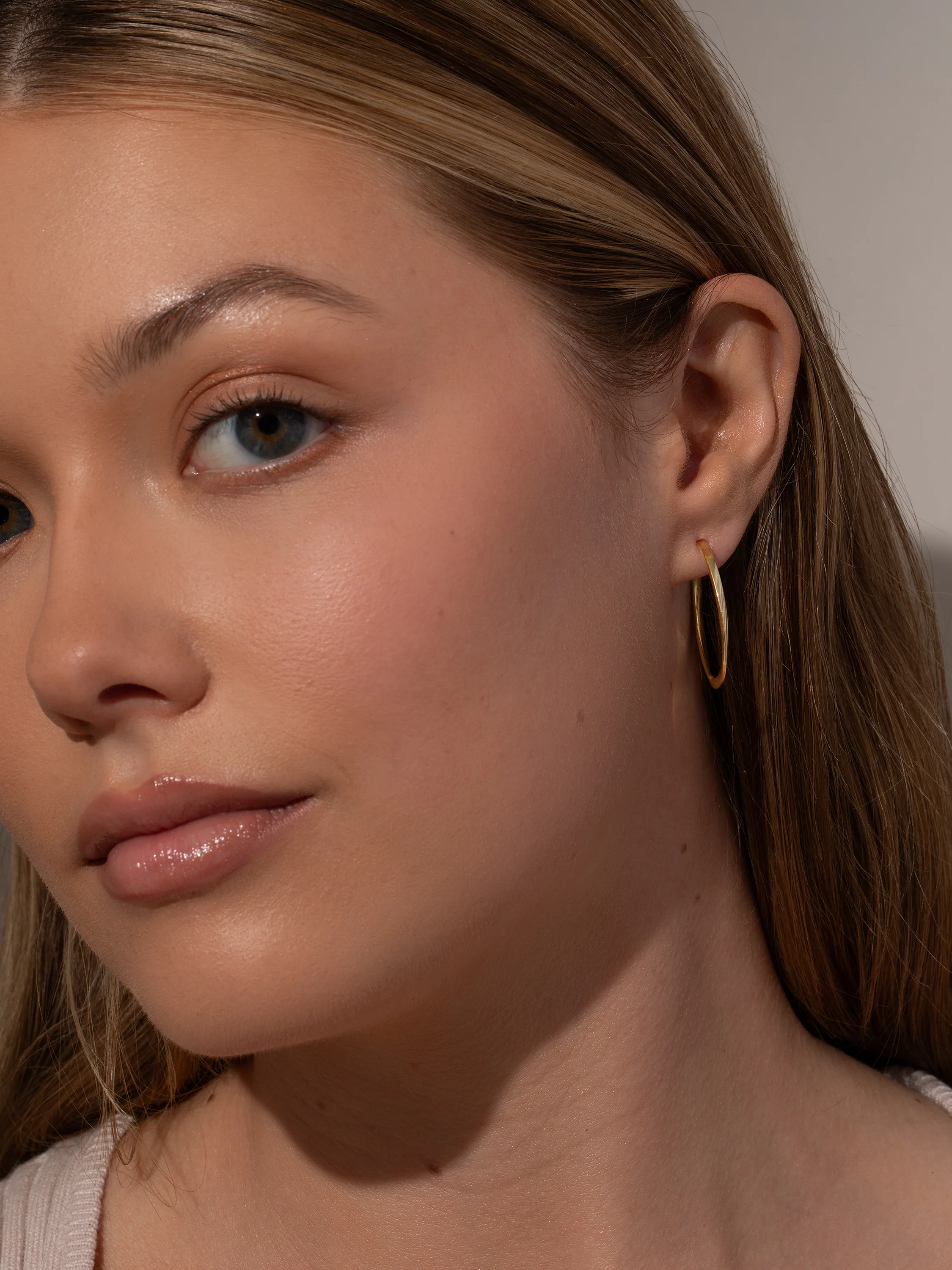 On The Edge Hoop Earrings - Image 5