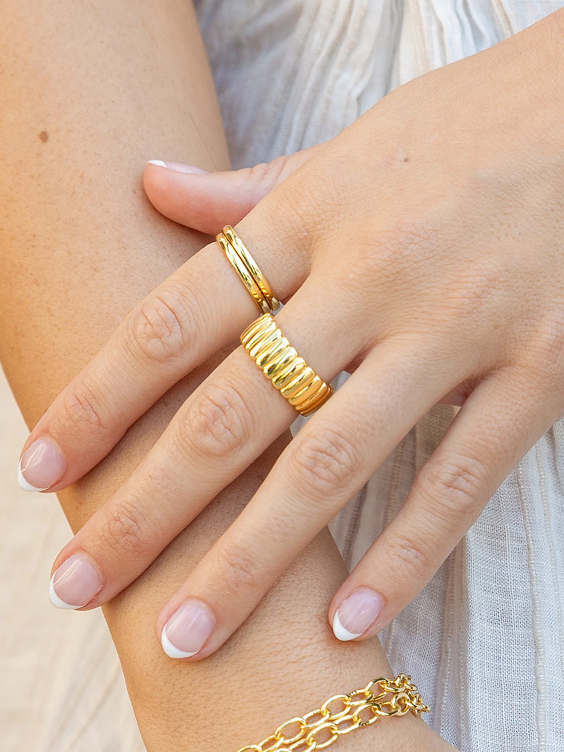 Parthenon Ribbed Ring - Image 3