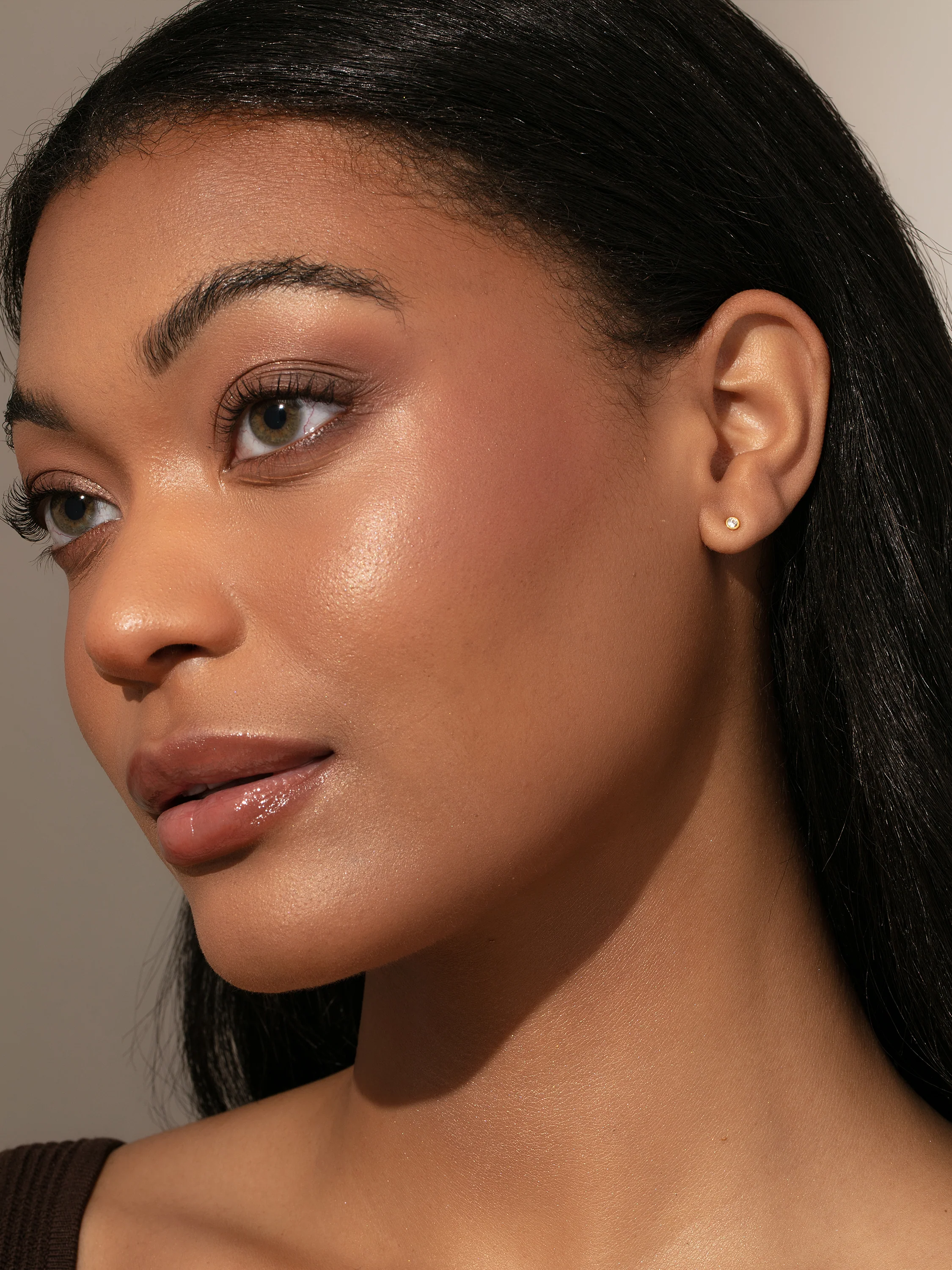 Simple Stud Earrings - Image 4