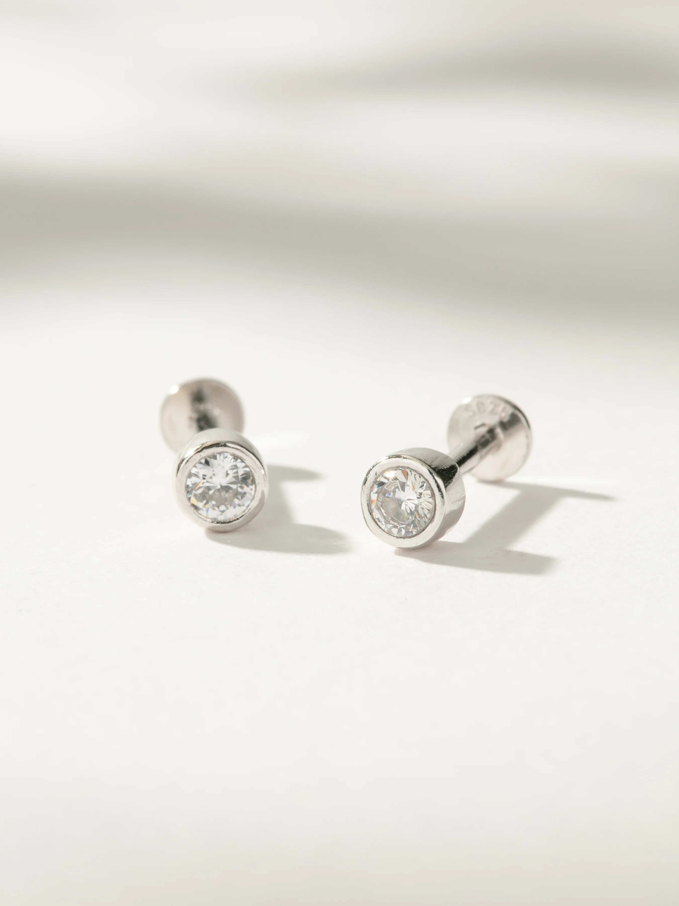 Solo Diamond Flat Back Earring - Image 5