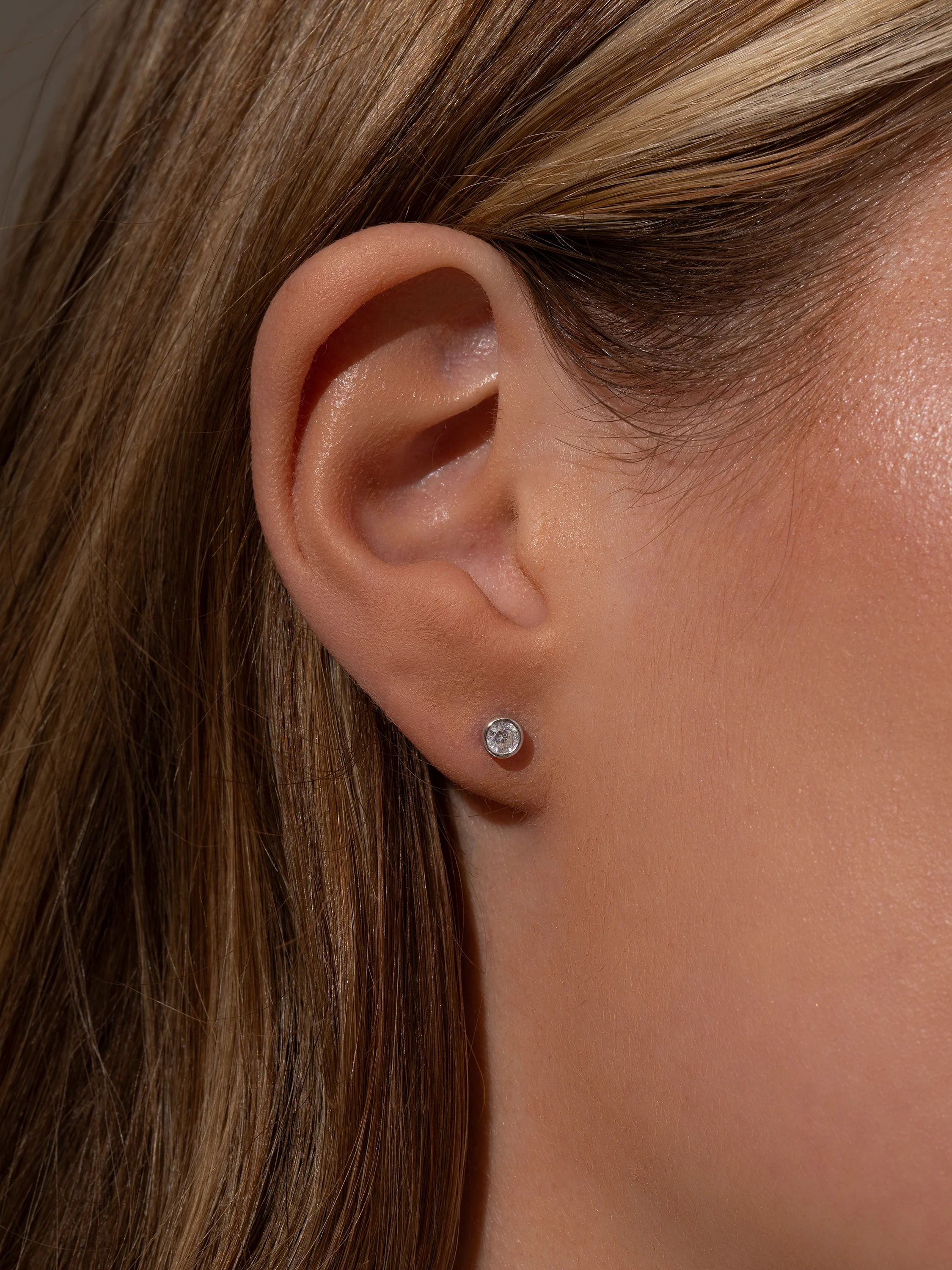 Solo Diamond Flat Back Earring - Image 6